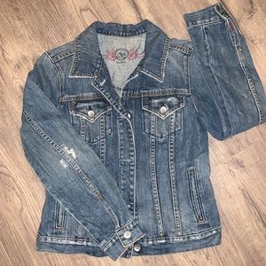 Like New Gap 1969 size M distressed women’s jean jacket